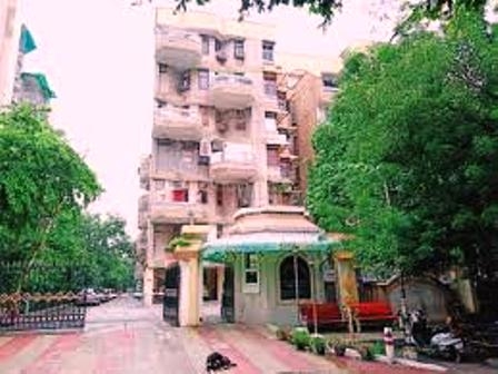 4 bhk flat for sale in Prabhavi Apartment1